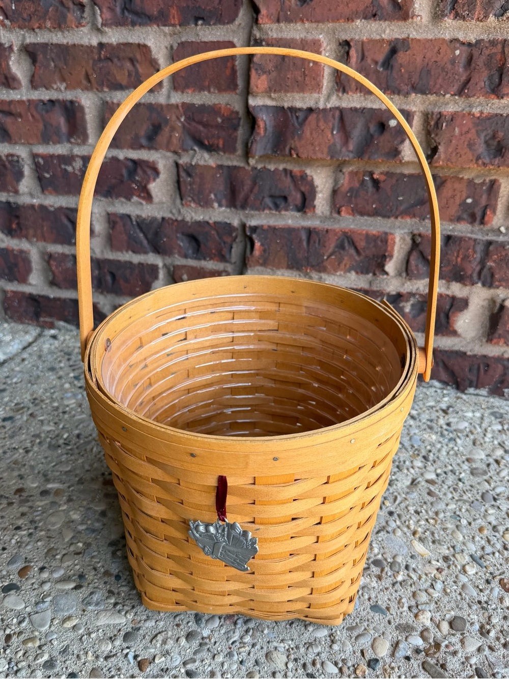 Longaberger 9” Measuring Basket Classic 19763 with 1999 Pewter Charm + Pamphlet